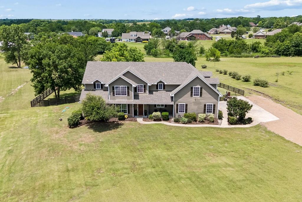 117 Galvan Lane, Van Alstyne