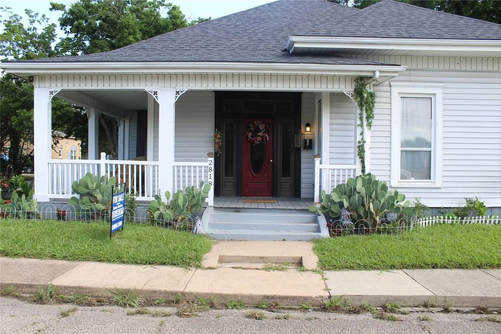 2818 S Blades Street, Greenville