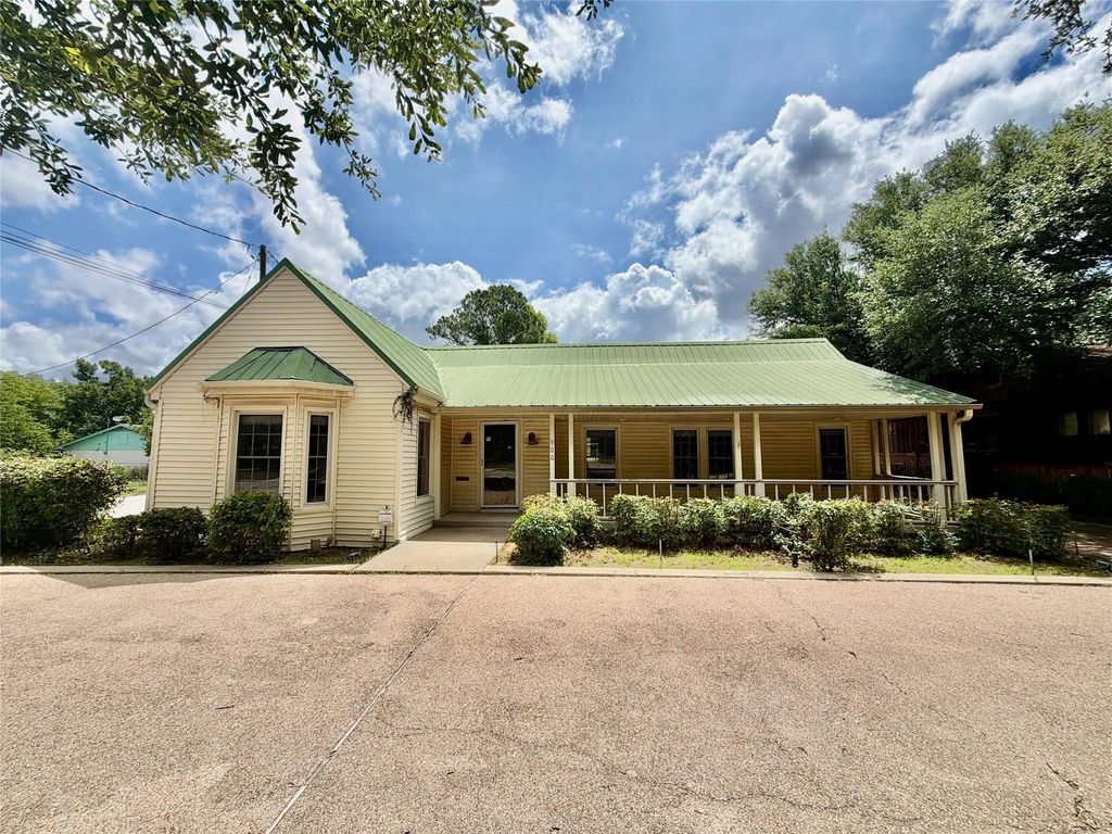 900 S Seaman Street, Eastland
