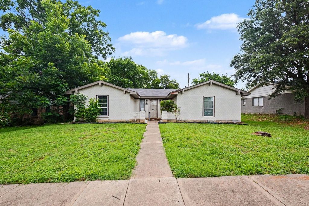 4133 Logan Street, Irving