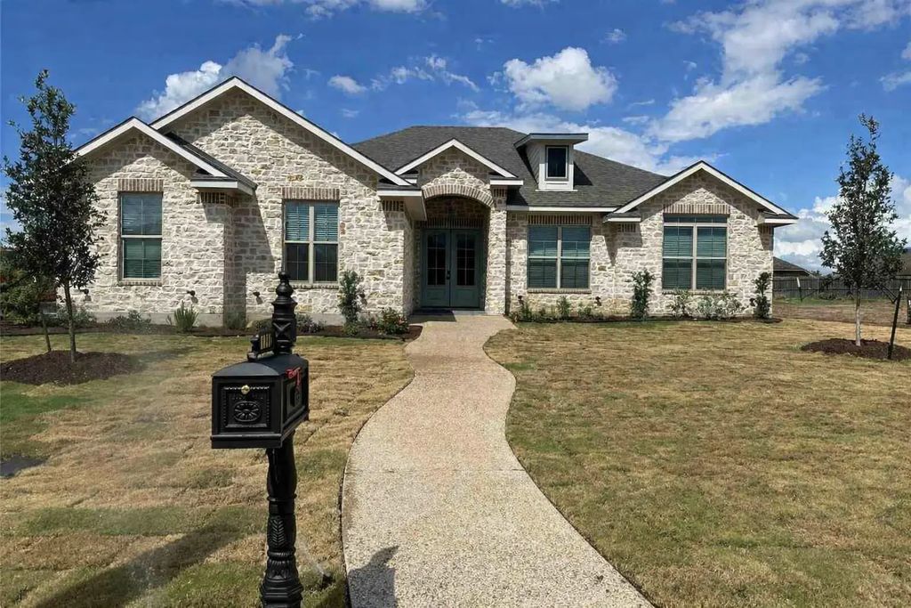 1033 Queen Elizabeth Drive, Waco