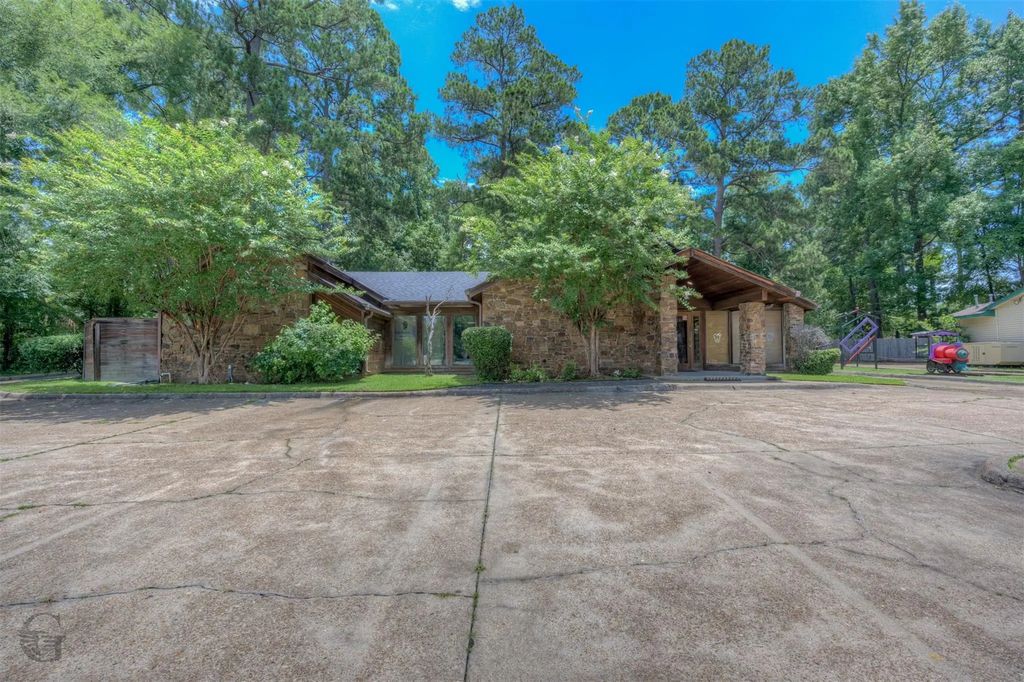 7101 Pines Road, Shreveport