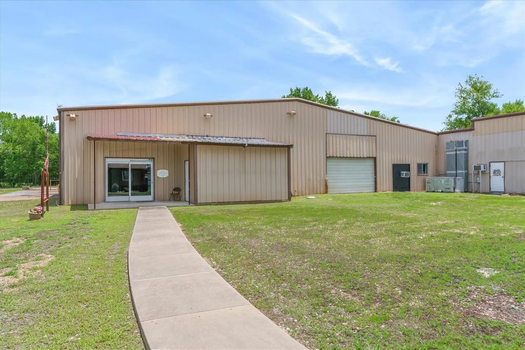 7439 Fm 314, Ben Wheeler
