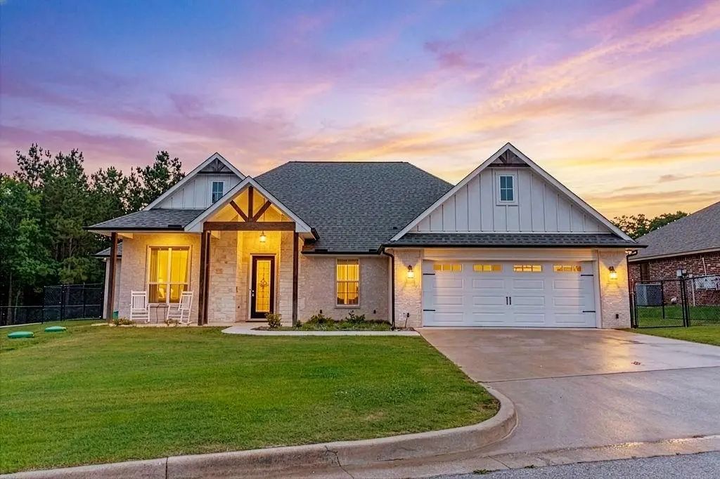24058 Sun Ridge Road, Lindale