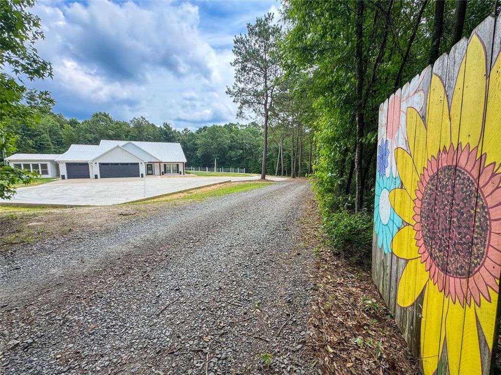 305 County Road 1145, Atlanta