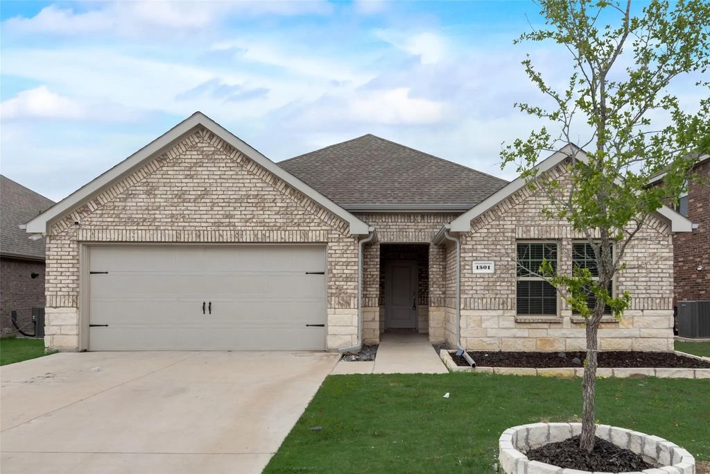 1501 Hidden Bluff Crossing, Princeton