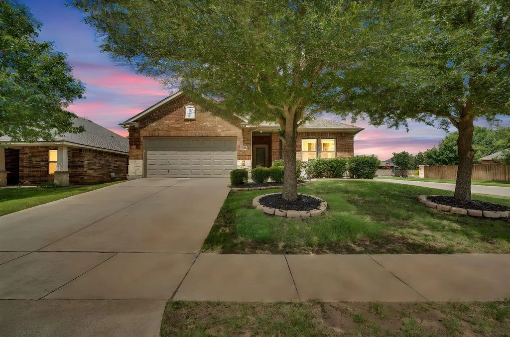 149 Valley Ranch Drive, Waxahachie