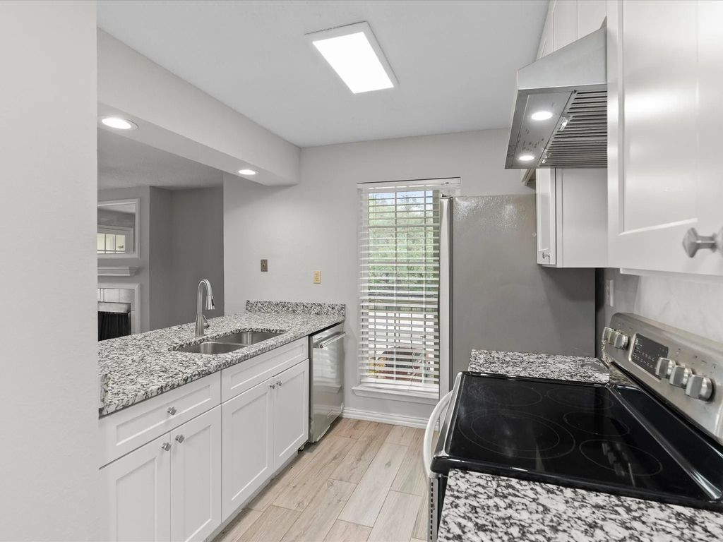 5981 Arapaho Road 304, Dallas