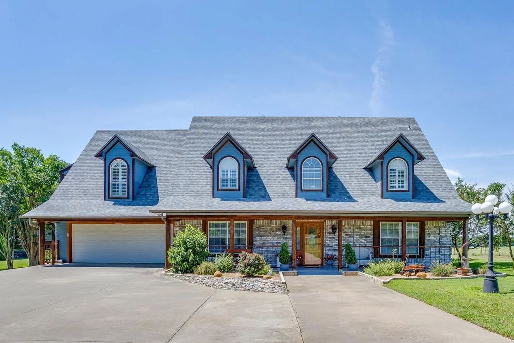 2100 Fm 3048, Cleburne