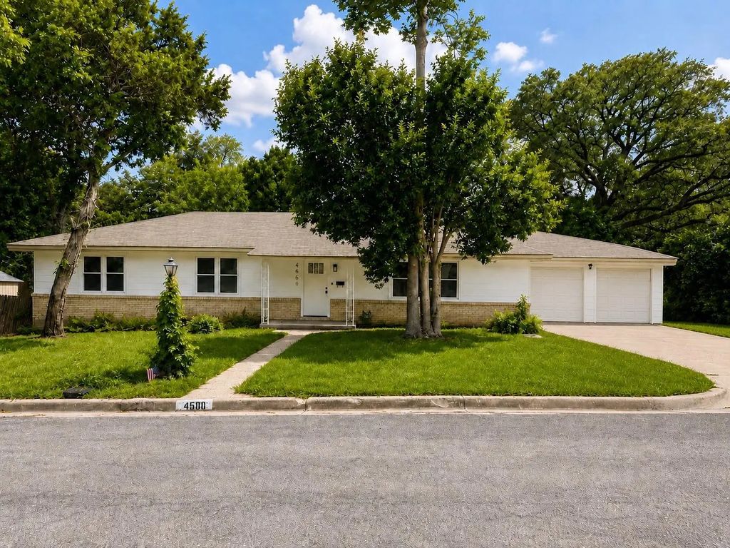 4600 Robinwood Drive, Waco