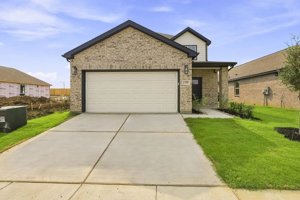 1709 Romans Road, Ennis