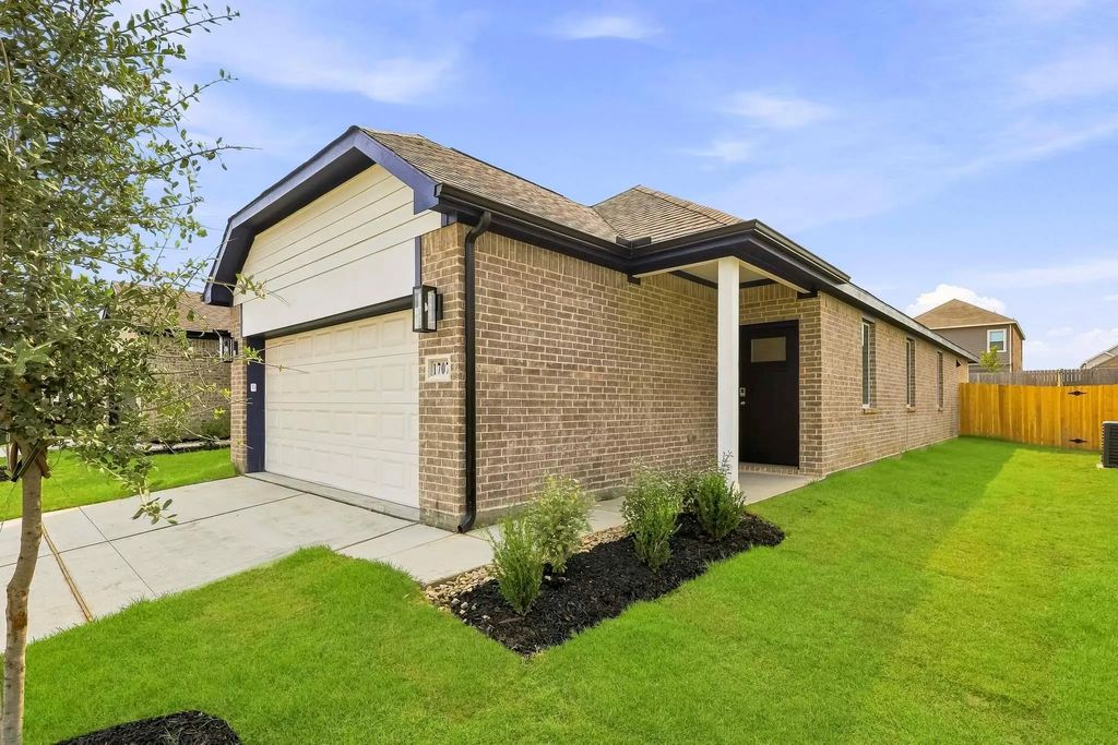 1707 Romans Road, Ennis