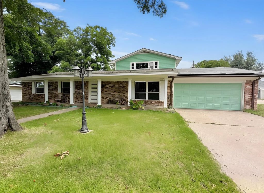 321 Merrell Drive, Sulphur Springs
