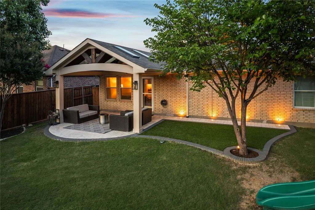 1824 Barton Springs Drive, Little Elm