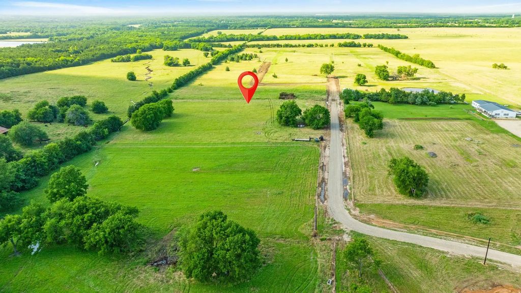 393 Private Road 33261, Sumner