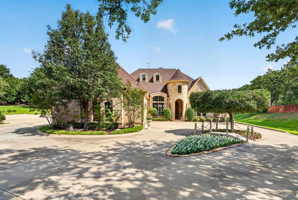10513 Silver Fox Court, Fort Worth