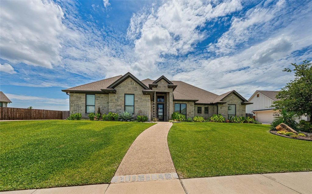 104 Chalet Lane, Waco