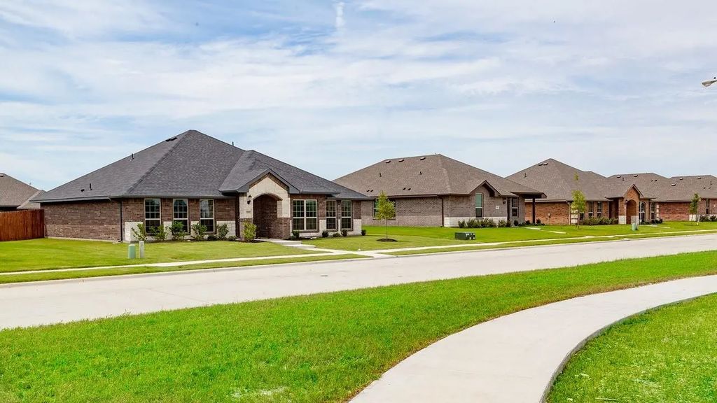 1524 Grimmauld Place, Waxahachie