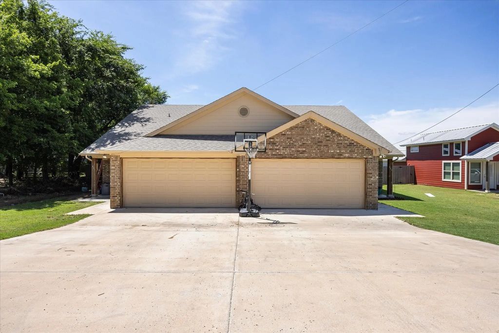 403 W 5th Street, Tolar