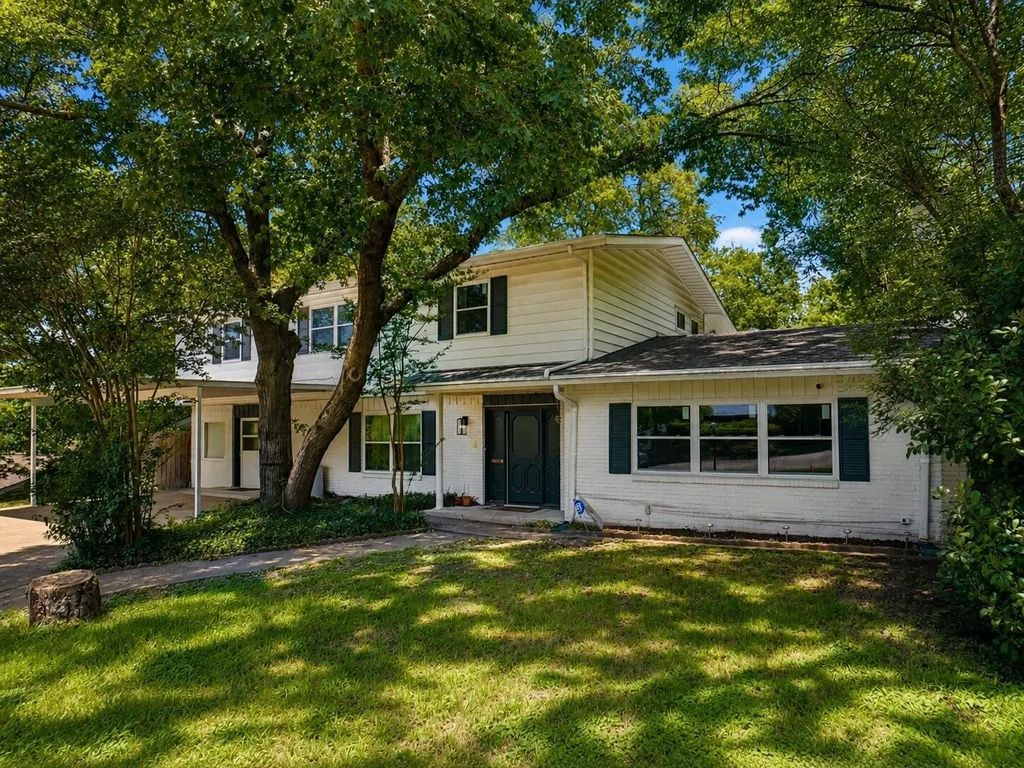 2409 Whitewood Drive, Dallas