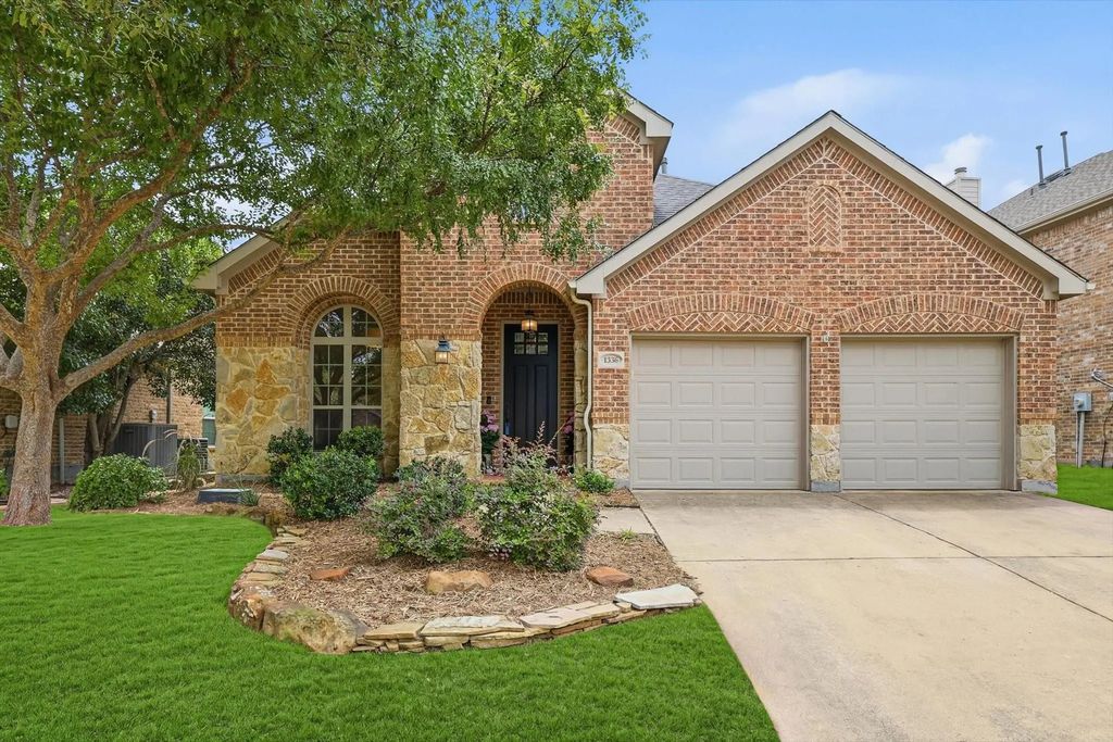 1336 Burnett Drive, Lantana