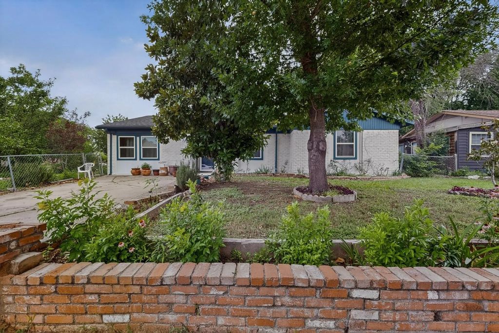 12207 Queen Drive, Balch Springs