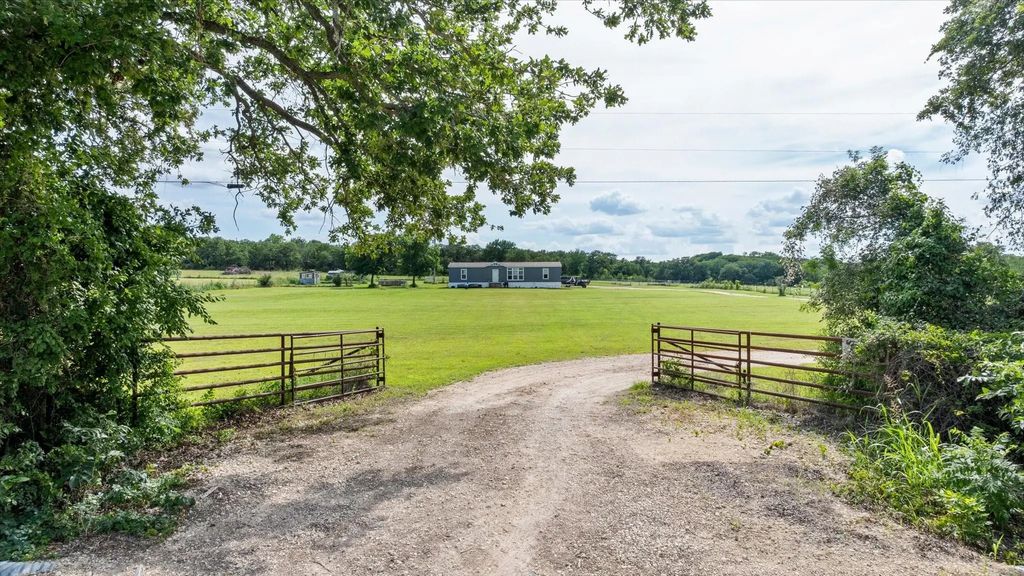 7150 County Road 236, Hico