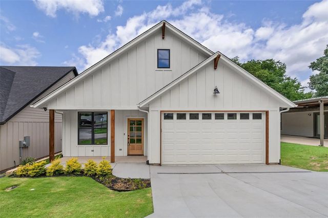 1010 Mustang Trail, Granbury