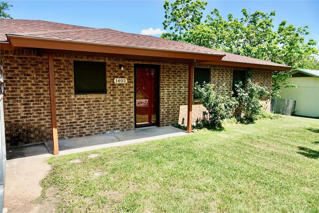 1402 & 1404 Allen Street, Goldthwaite