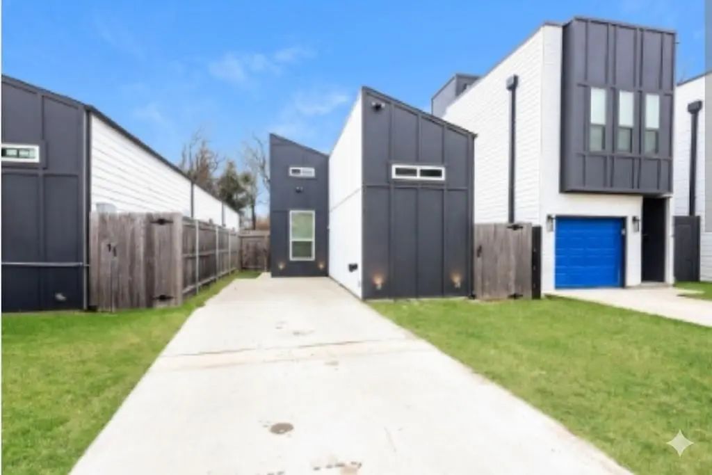 2216 Dyson Street, Dallas