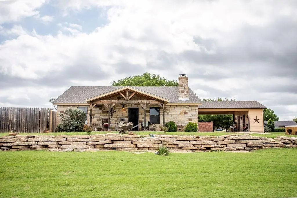 307 County Road 148, Albany