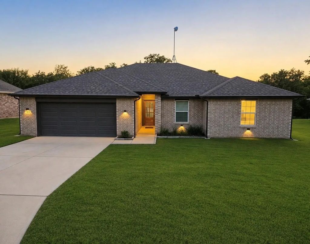 105 Jim Walters Drive, Runaway Bay