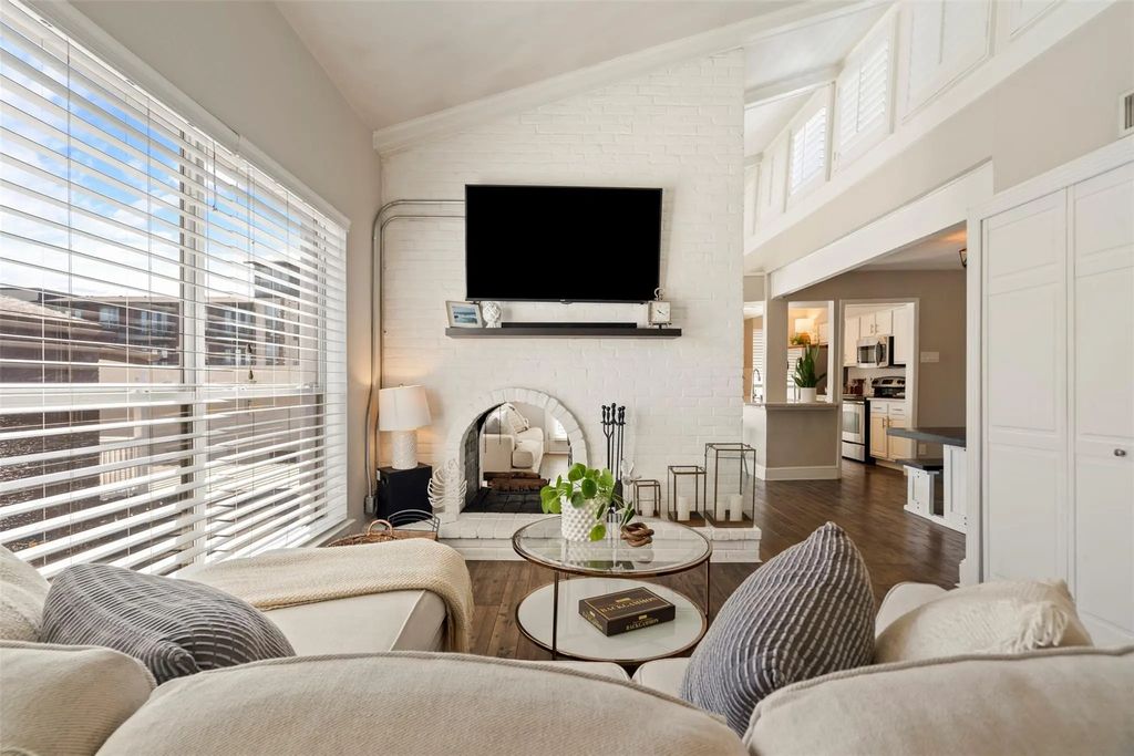 5916 Sandhurst Lane 225, Dallas