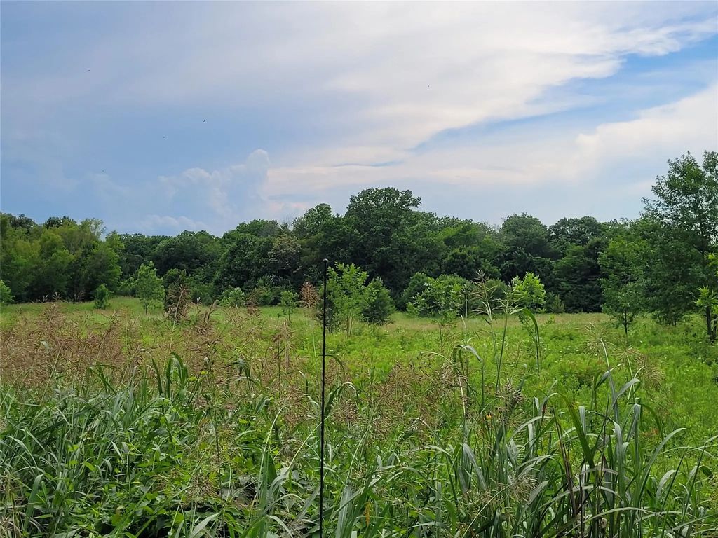 422 County Road 1345, Clarksville