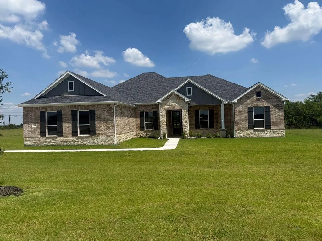 216 Slimp Bluff, Azle