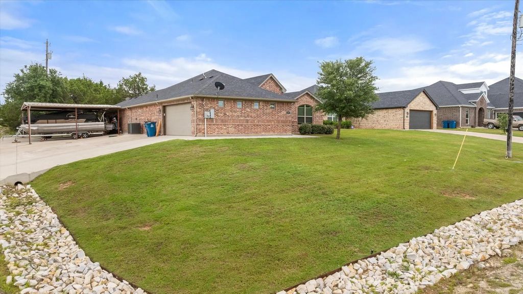 2507 Santiago Drive, Granbury