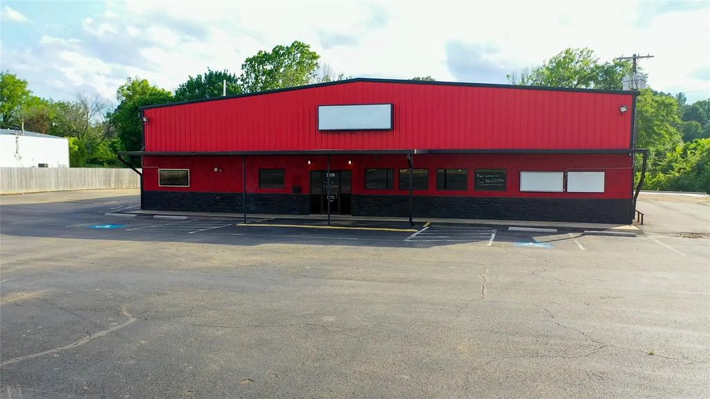 3330 Ne Loop 286, Paris
