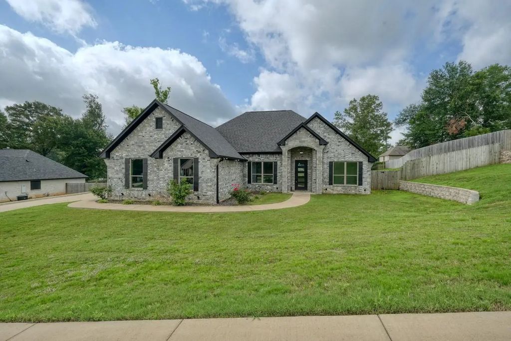 12121 Oak Grove Drive, Tyler