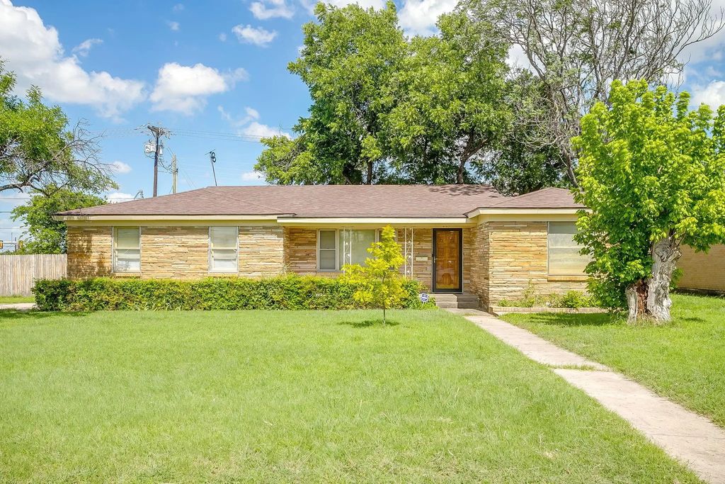 601 Perry Drive, White Settlement