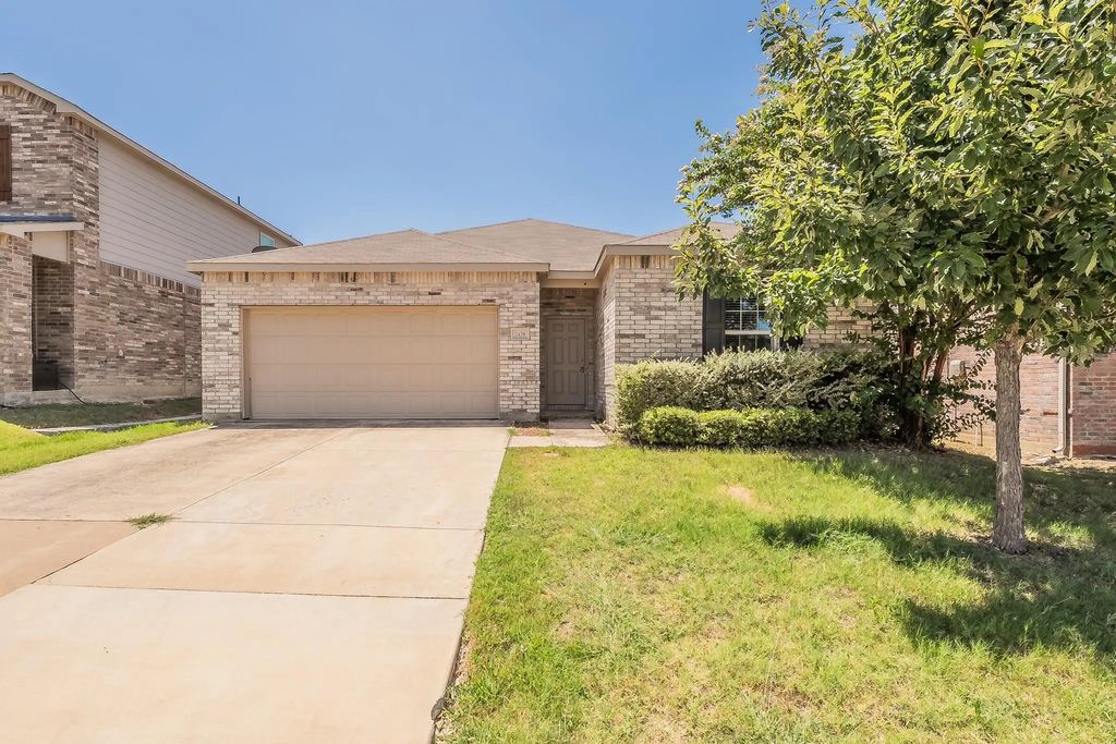 2428 Lohani Lane, Fort Worth