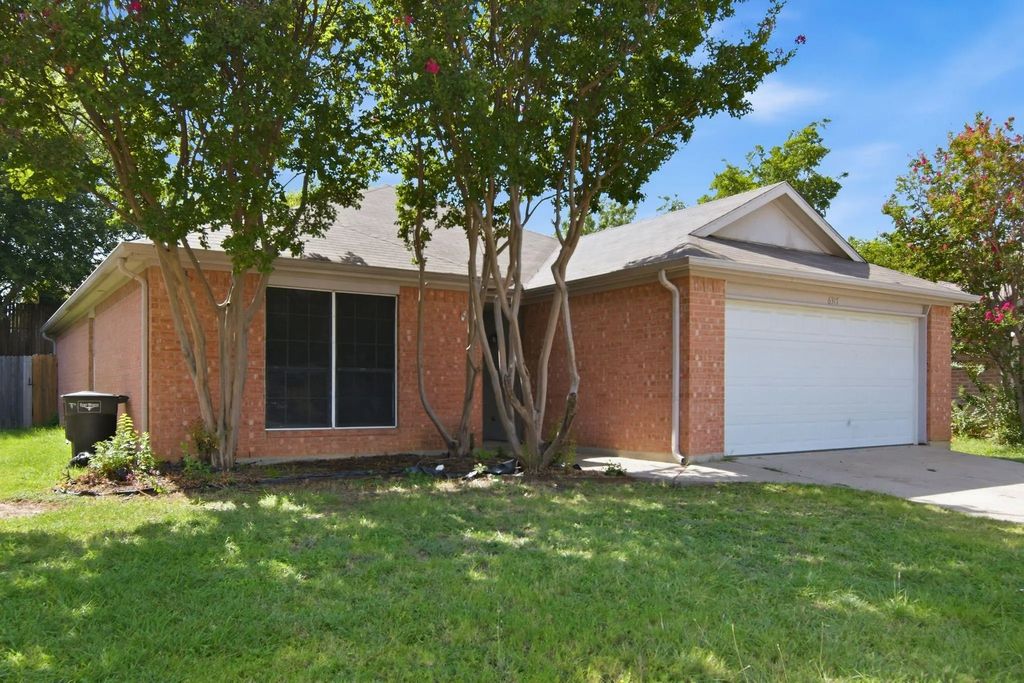 6317 Rockhaven Drive, Fort Worth
