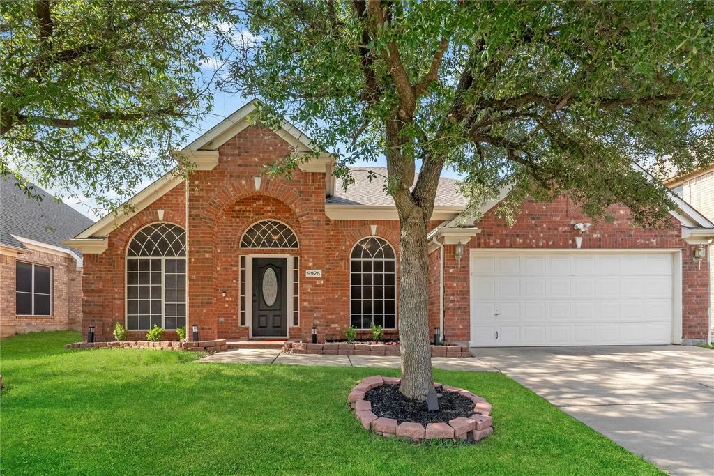 9925 Crawford Farms Drive, Fort Worth