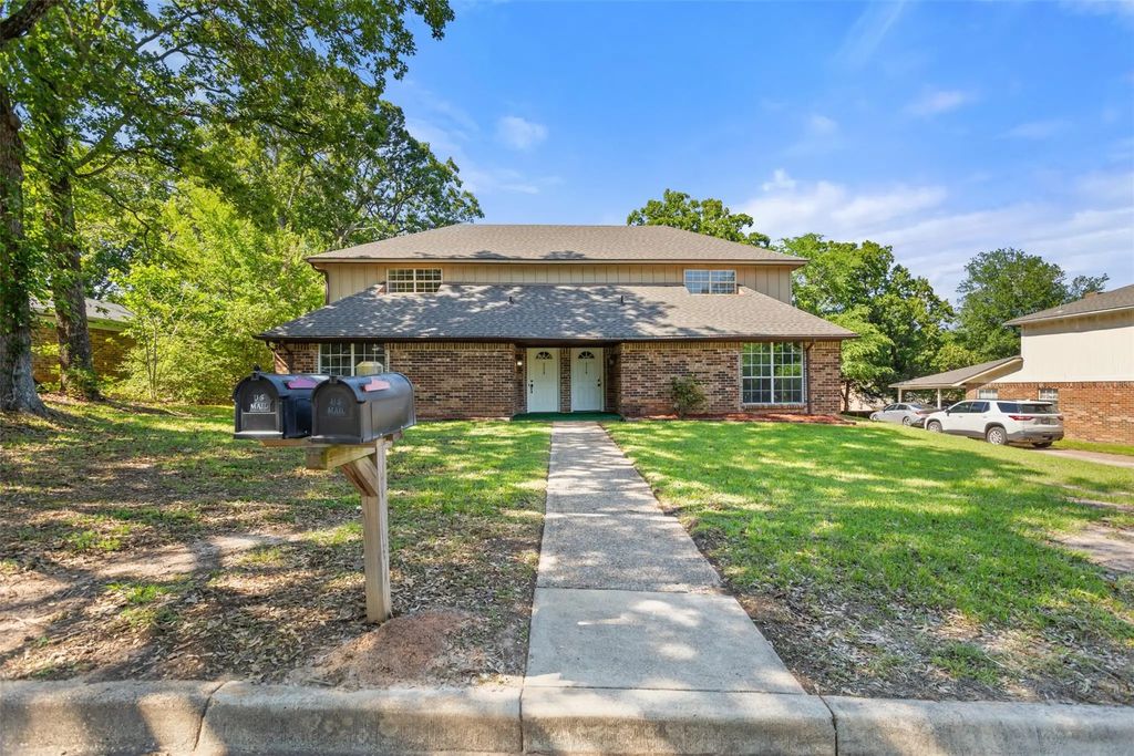 2228 Aberdeen Drive 2226, Tyler