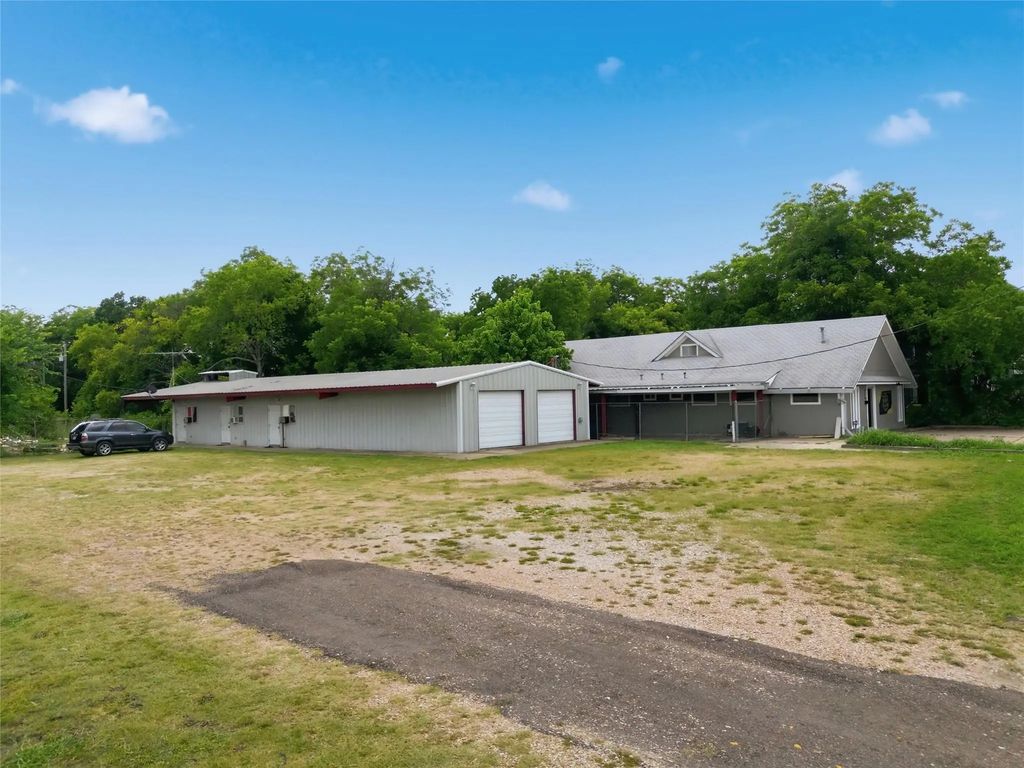 408 Live Oak St Street, Marlin