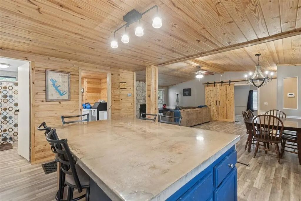 245 Ben Lacy Drive, Gun Barrel City