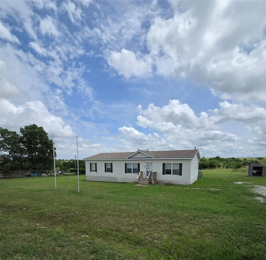 389 Hilltop Trail, New Fairview