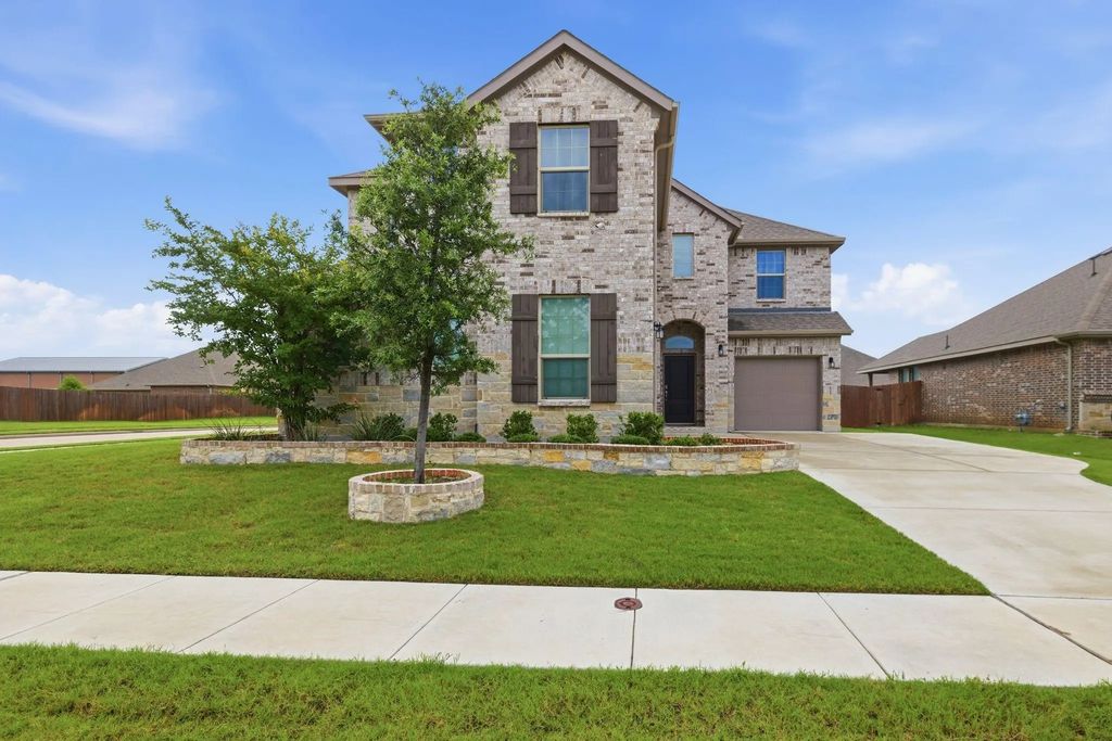 3619 Twin Pines Drive, Grand Prairie
