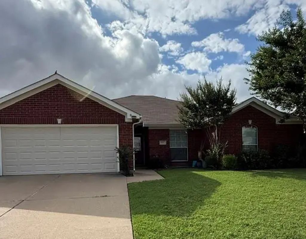 8513 Orlando Springs Drive, Fort Worth