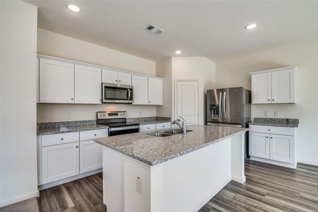 6231 Old Bridge Way, Forney