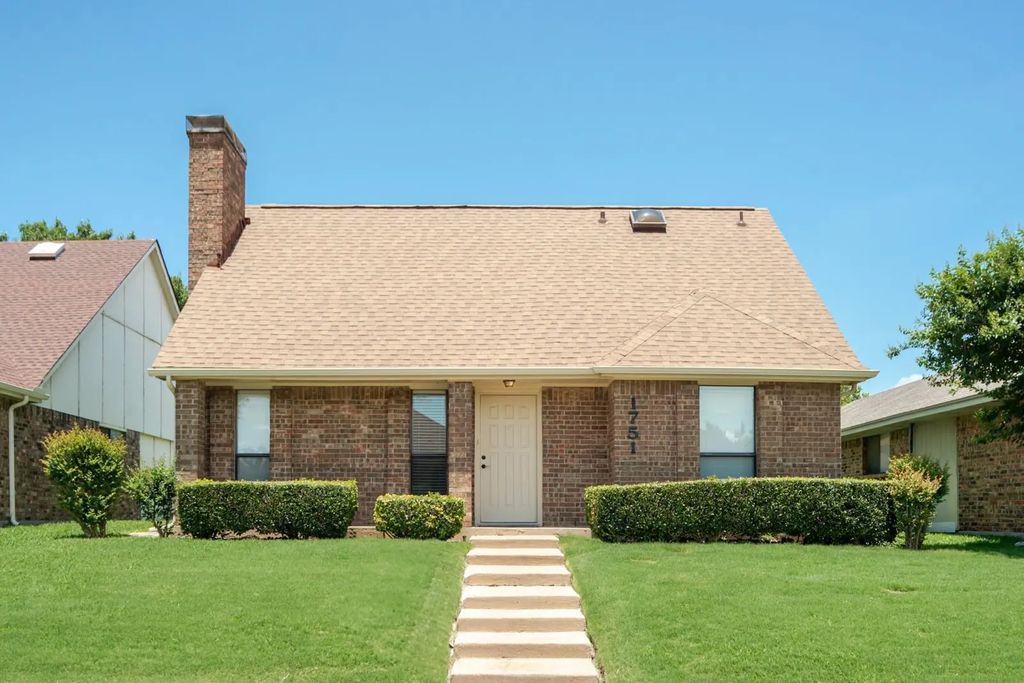 1751 Northview, Carrollton